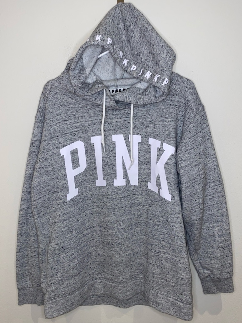 Victoria's Secret PINK Hoodie Heather Grey
Size M Pockets‎